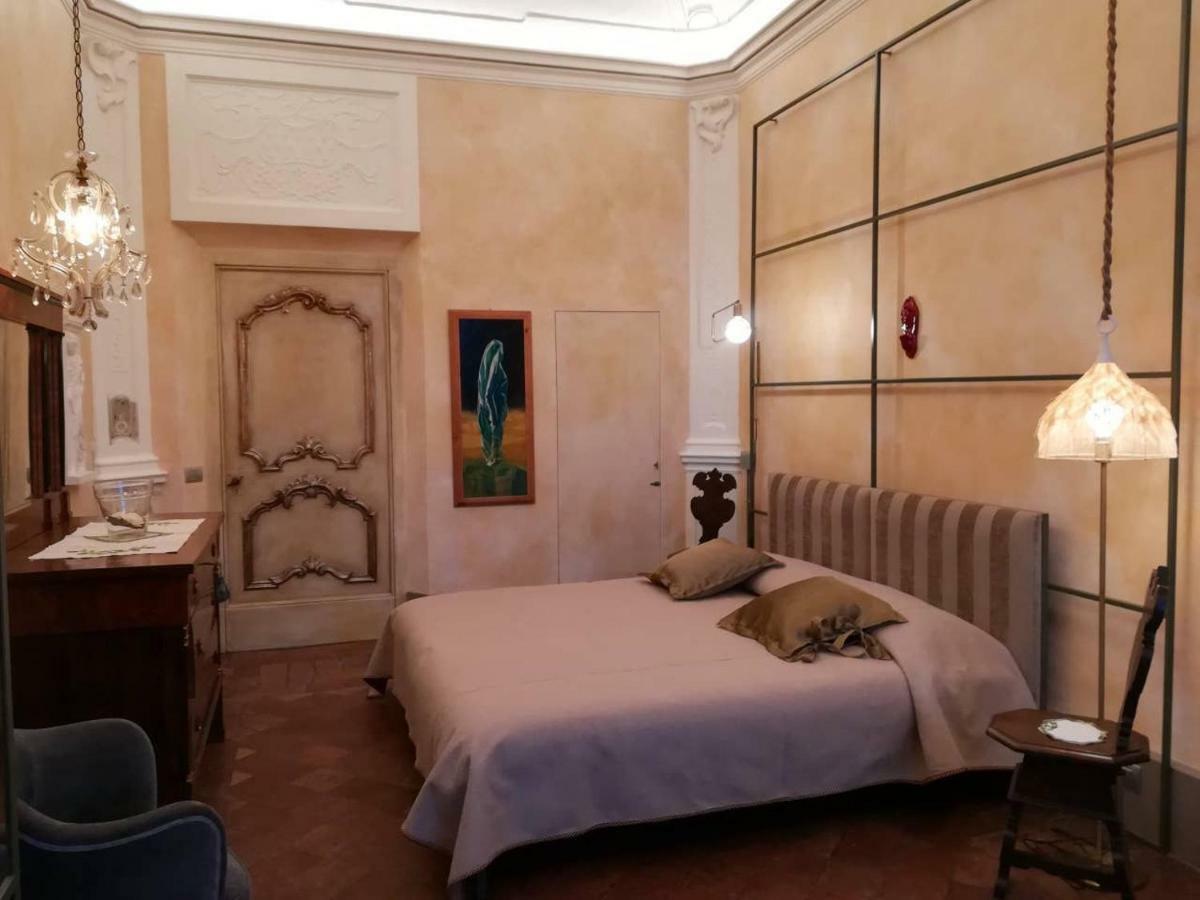 Boutique Apartment Урбино Екстериор снимка